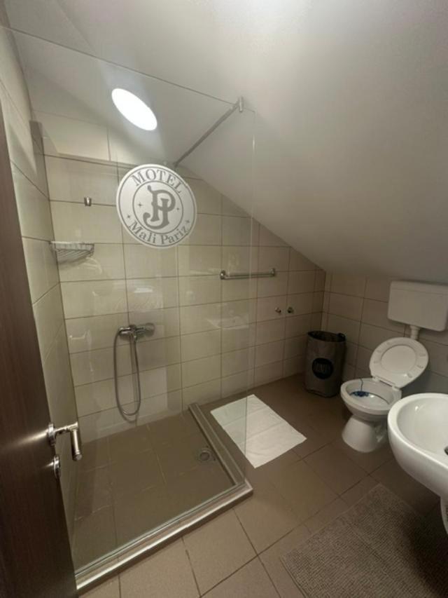 Jp Motel Mali Pariz Бор Екстериор снимка